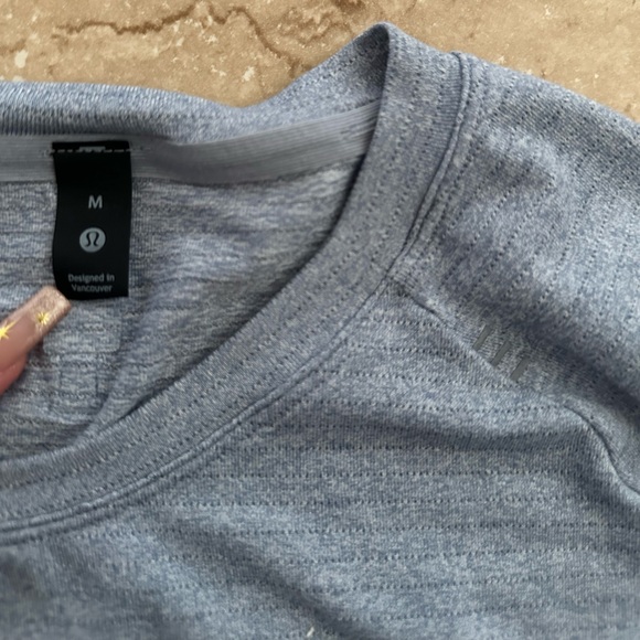 Lululemon Athletica Men’s Light Blue Sport Shirt Size M - Picture 5 of 9